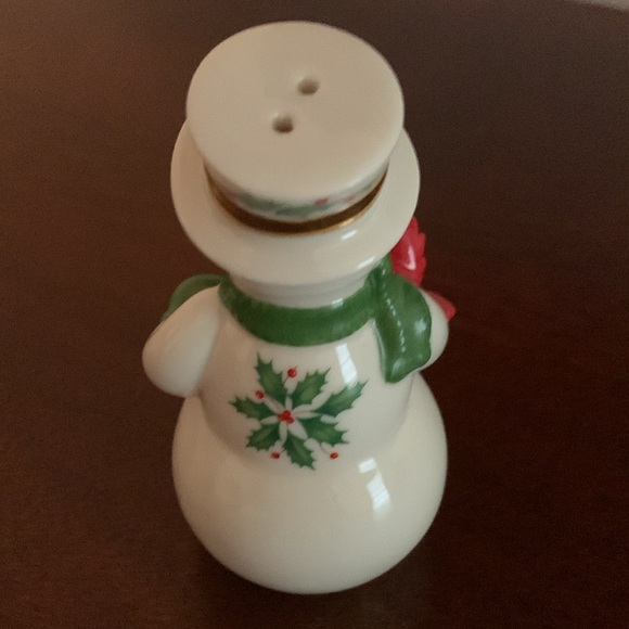 Authentic Lenox Snowman salt & pepper figurines - Picture 9 of 12